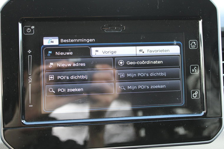 Vehicle Image 25