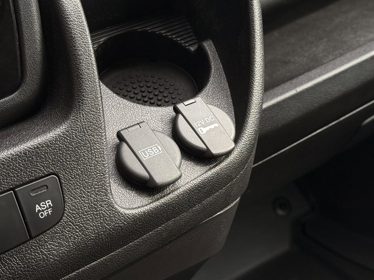Vehicle Image 33