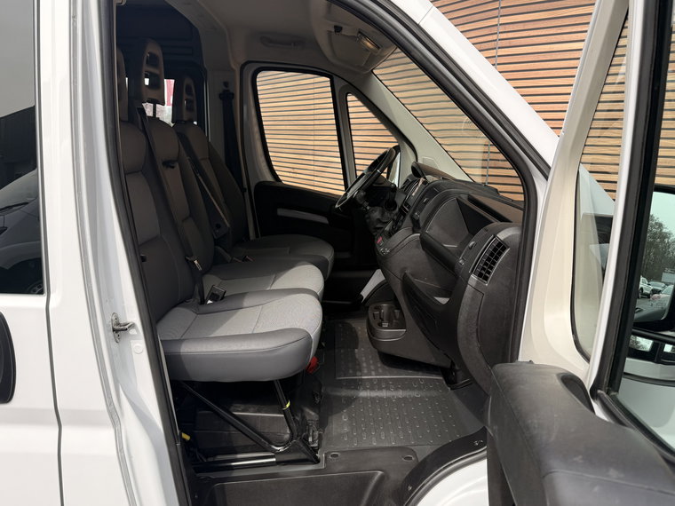 Vehicle Image 37