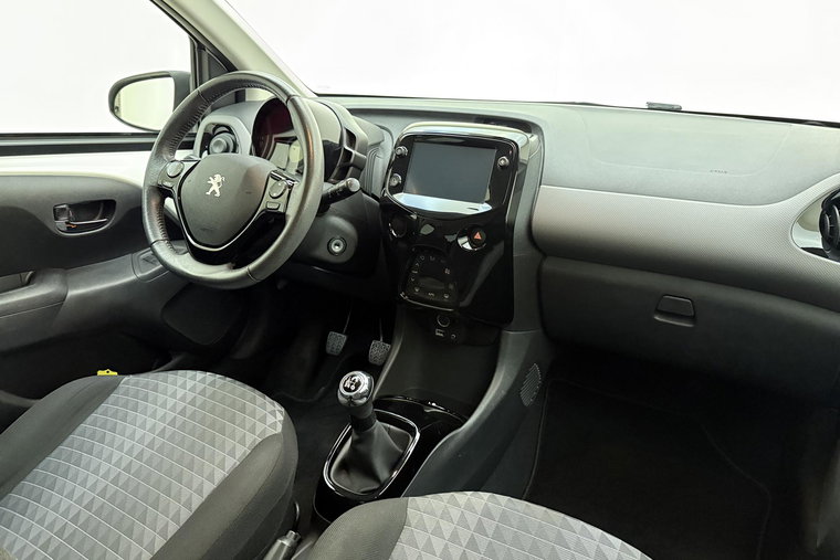 Vehicle Image 13