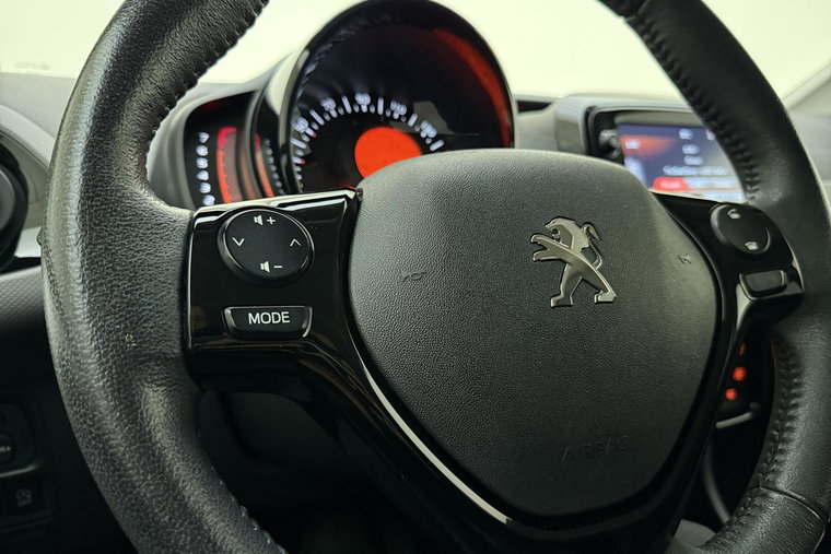 Vehicle Image 17