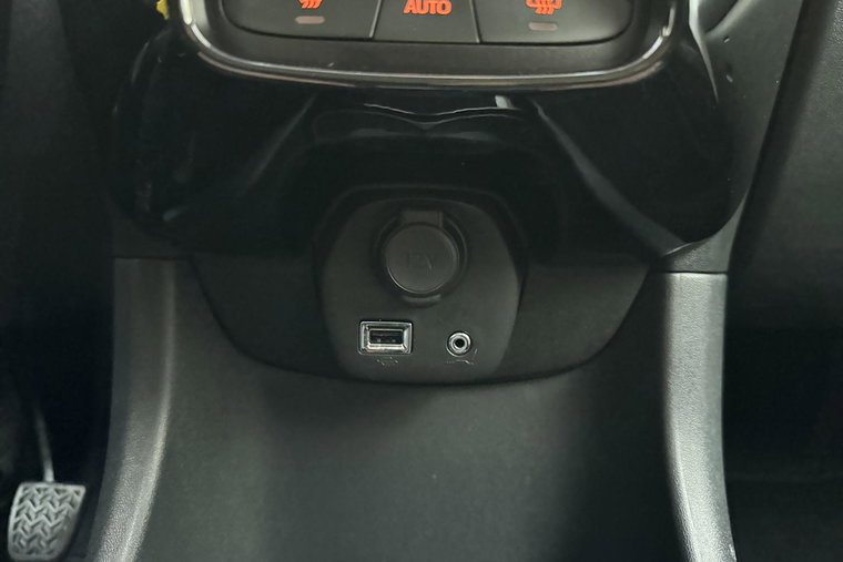 Vehicle Image 22