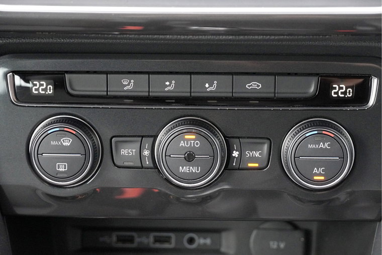 Vehicle Image 42