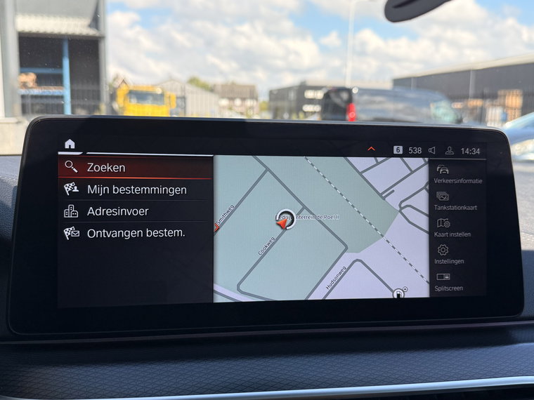 Vehicle Image 25