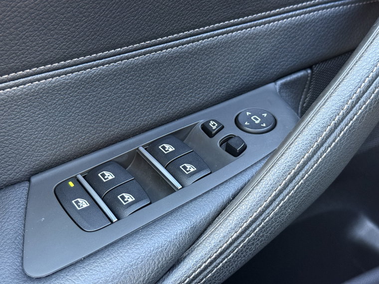 Vehicle Image 38
