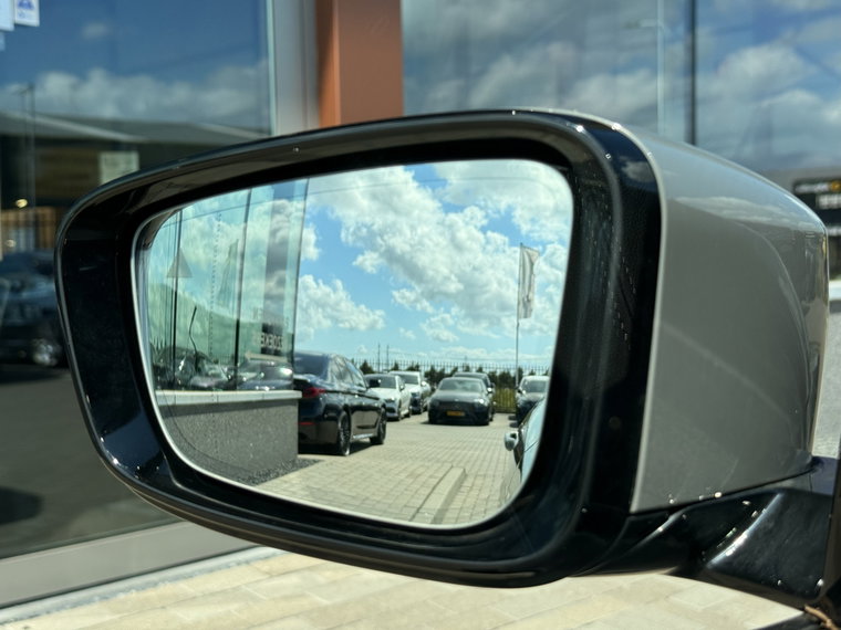 Vehicle Image 40
