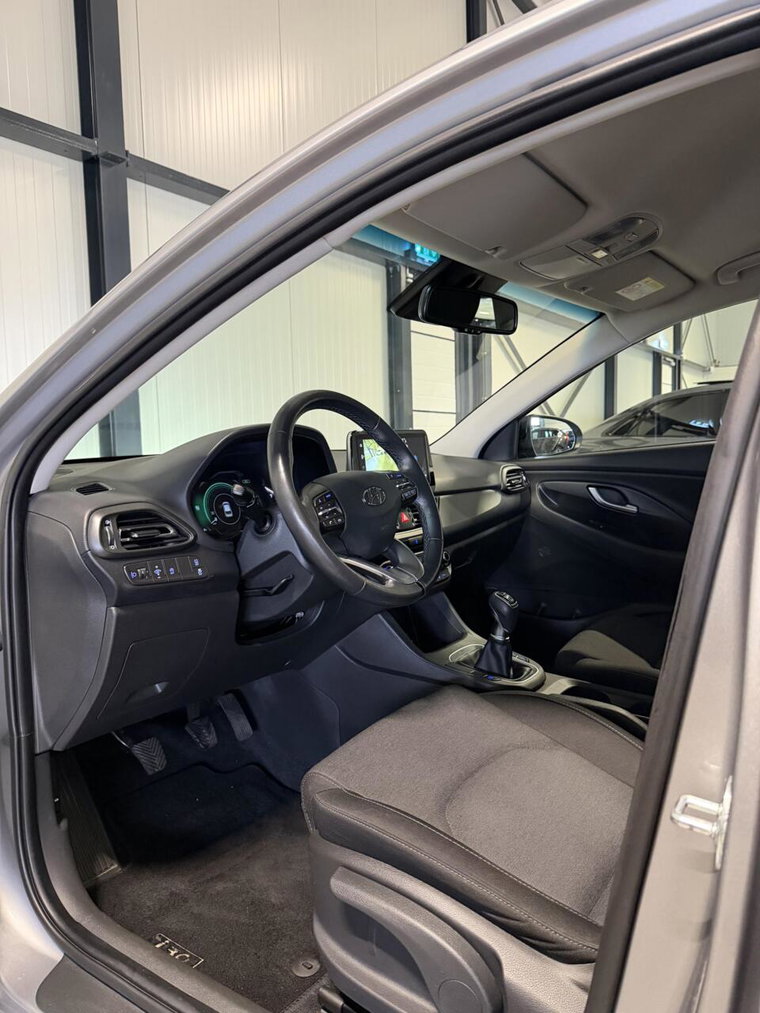 Vehicle Image 17