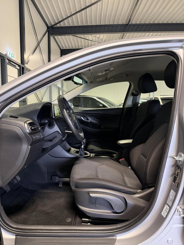 Vehicle Image 18