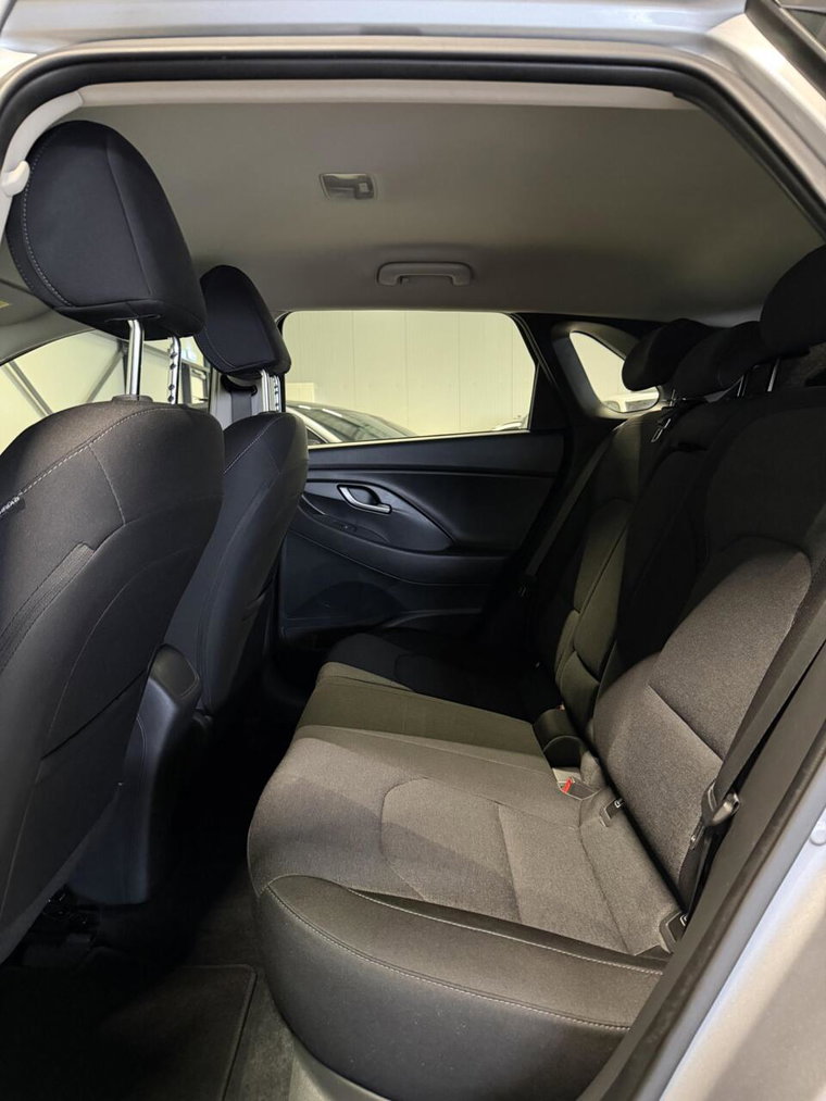 Vehicle Image 31