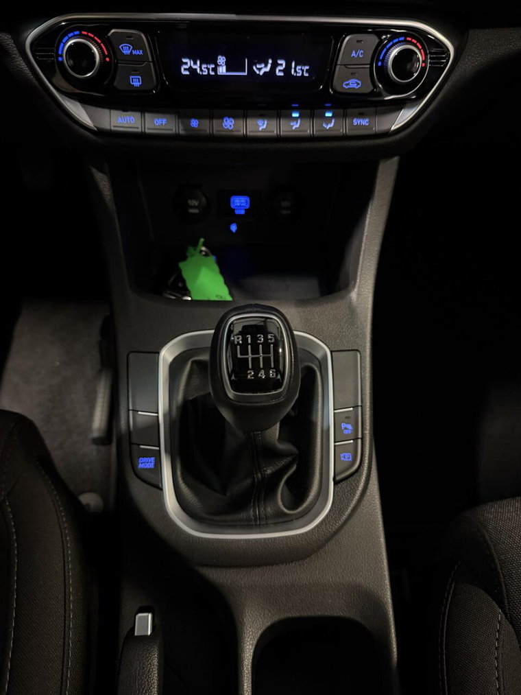 Vehicle Image 36