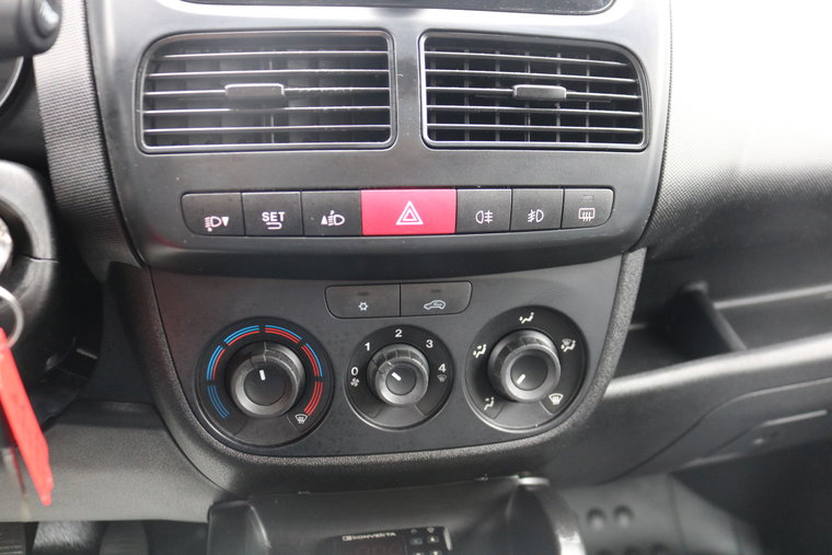 Vehicle Image 27