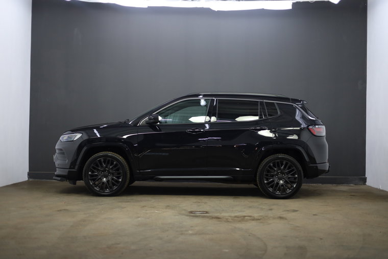 Vehicle Image 21
