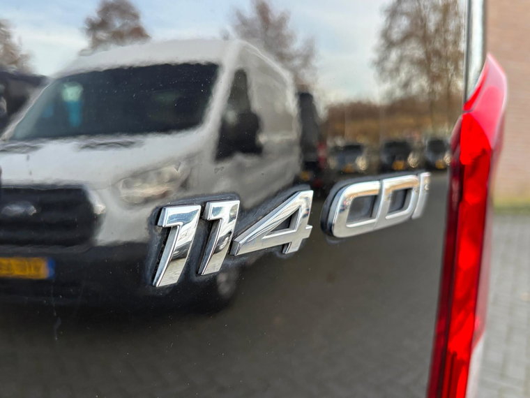 Vehicle Image 26