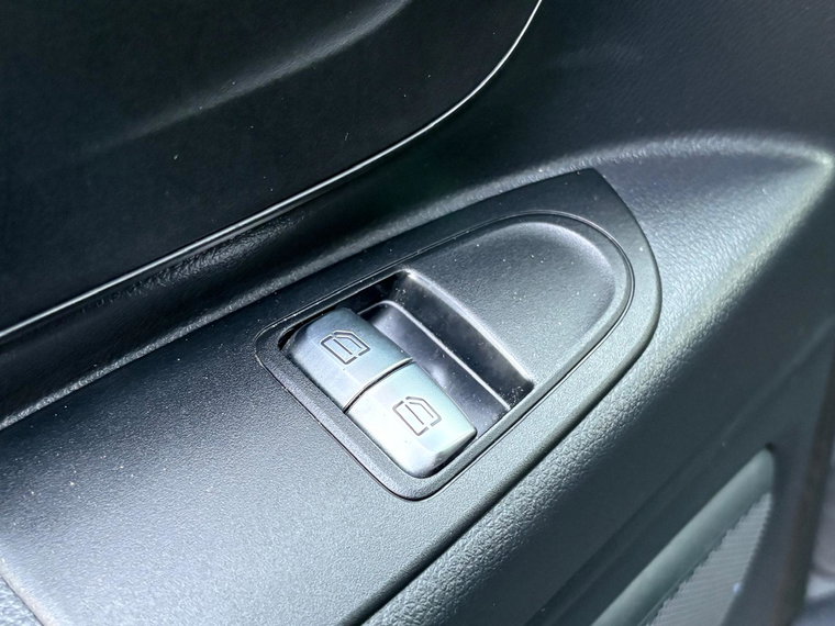 Vehicle Image 27