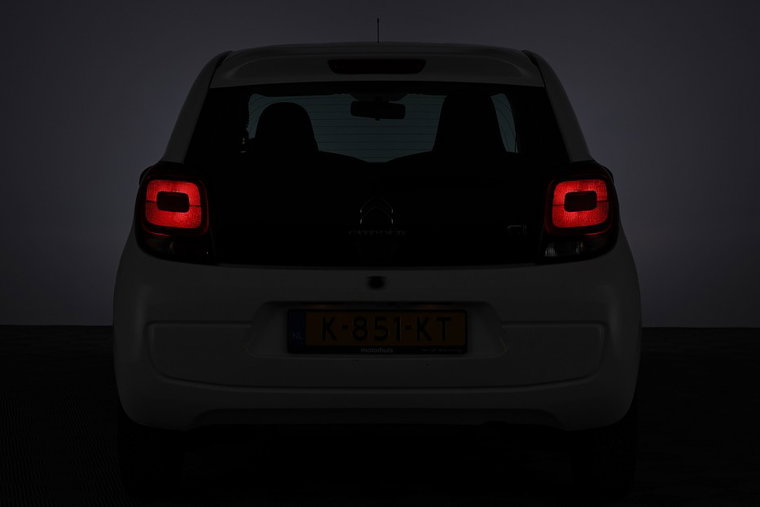 Vehicle Image 25