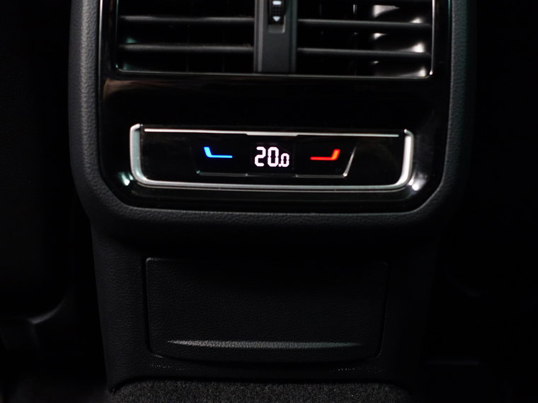 Vehicle Image 26