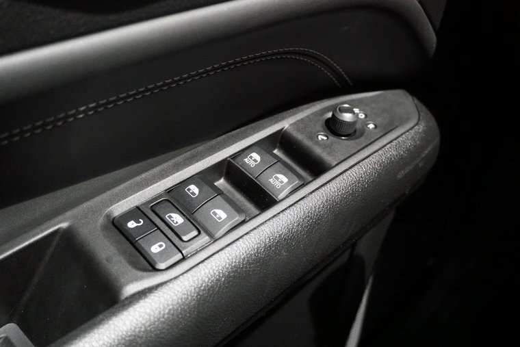 Vehicle Image 32