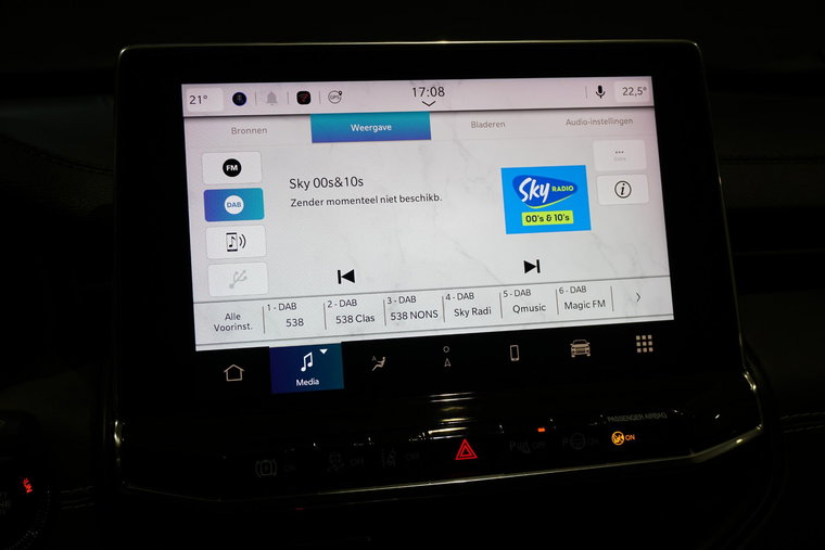 Vehicle Image 37