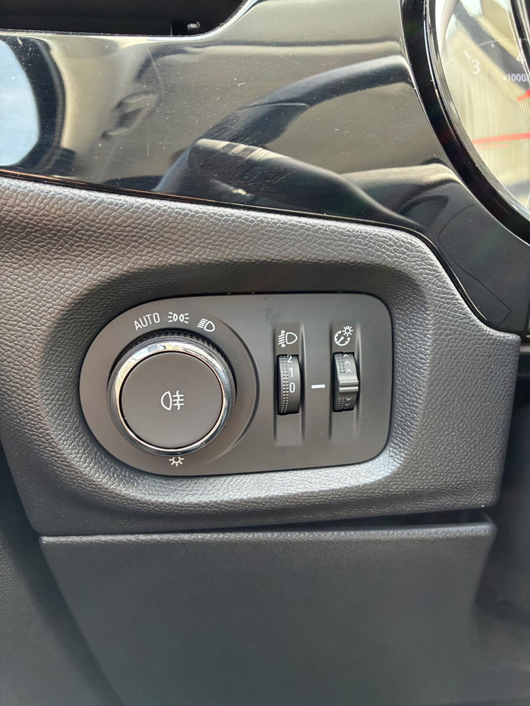 Vehicle Image 26