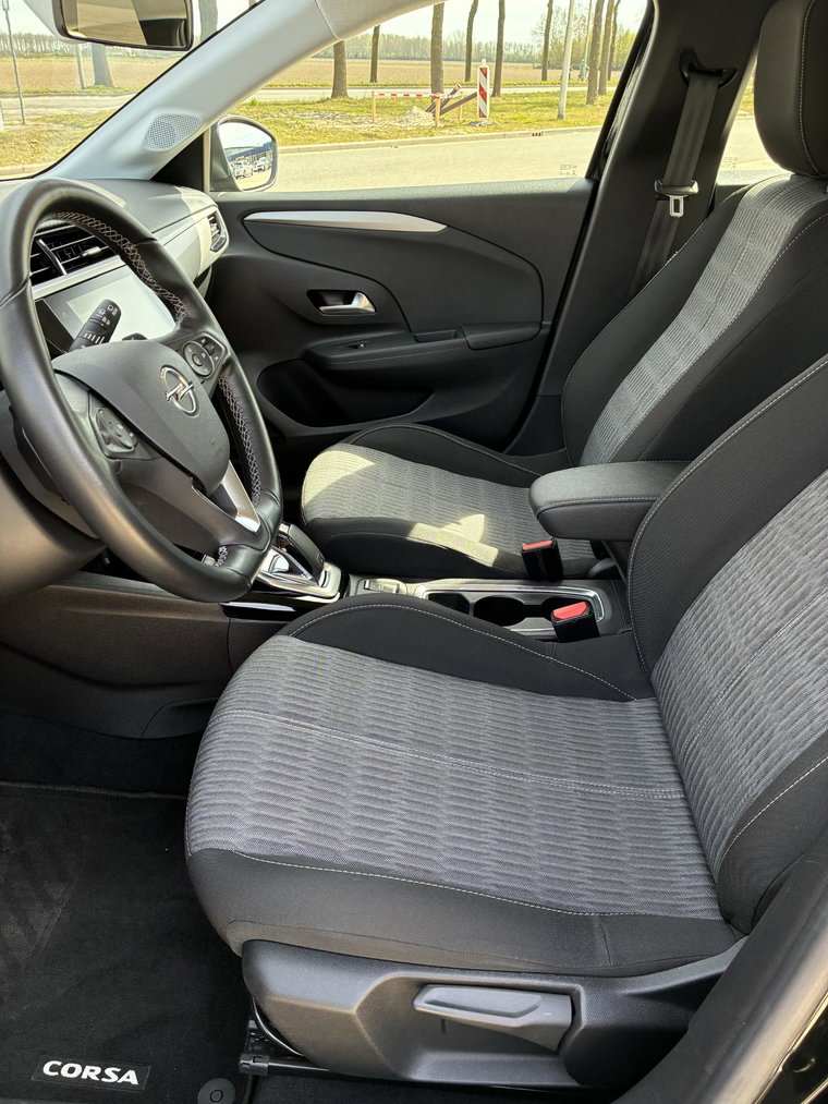 Vehicle Image 35