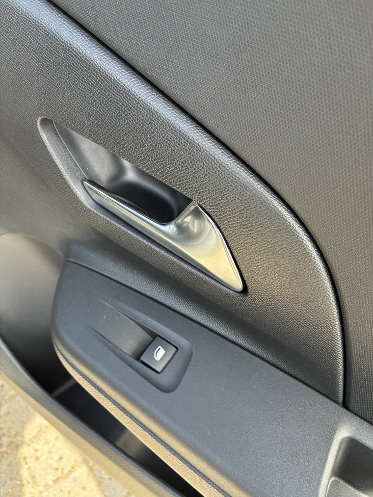 Vehicle Image 37