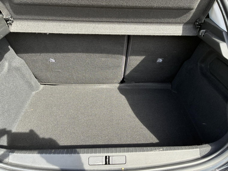 Vehicle Image 40