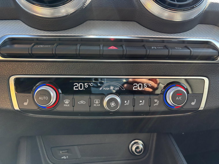 Vehicle Image 24