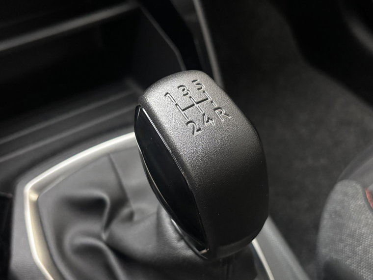 Vehicle Image 27