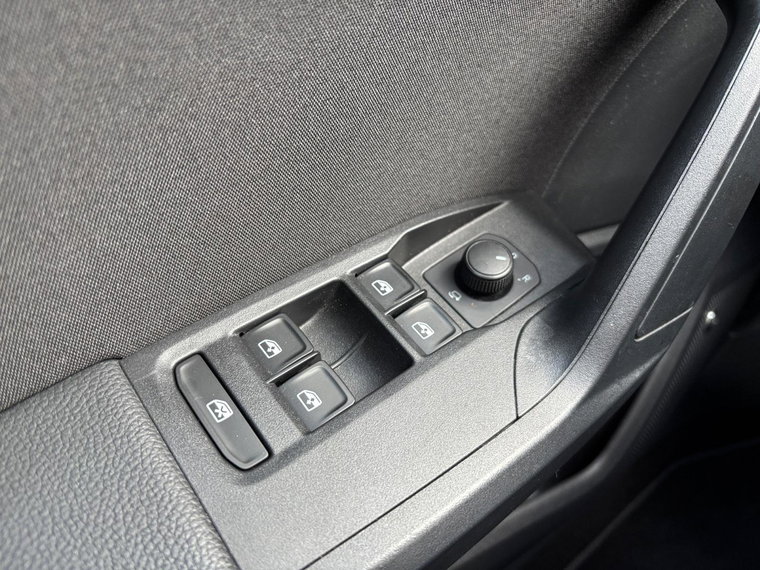 Vehicle Image 26