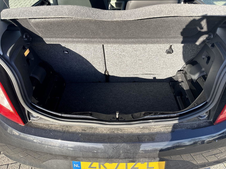 Vehicle Image 24