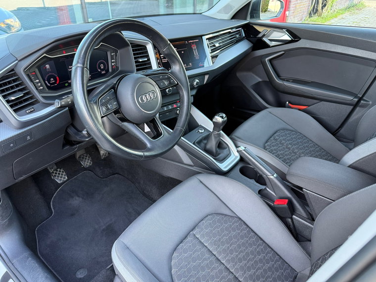 Vehicle Image 12