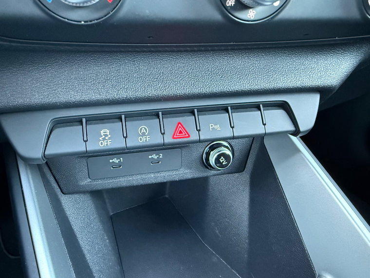 Vehicle Image 37