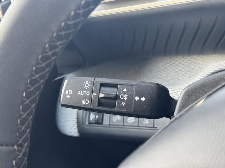 Vehicle Image 24