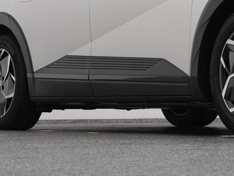 Vehicle Image 38