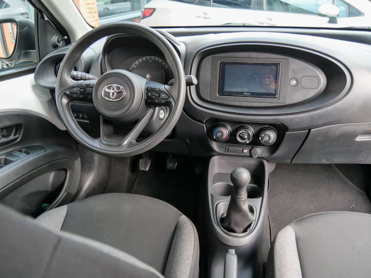 Vehicle Image 10