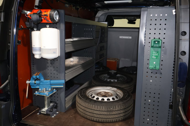 Vehicle Image 15