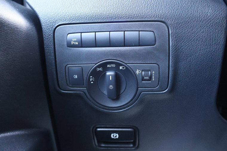 Vehicle Image 28