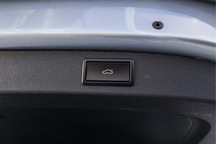 Vehicle Image 38