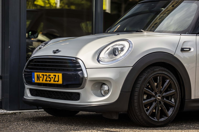 Vehicle Image 10