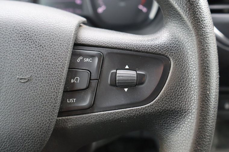 Vehicle Image 32