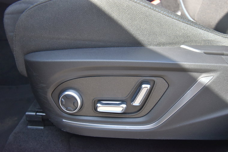 Vehicle Image 33