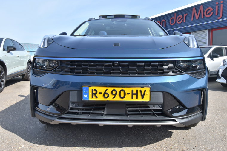 Vehicle Image 6