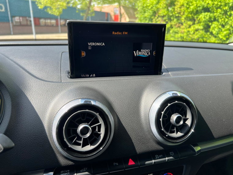 Vehicle Image 27