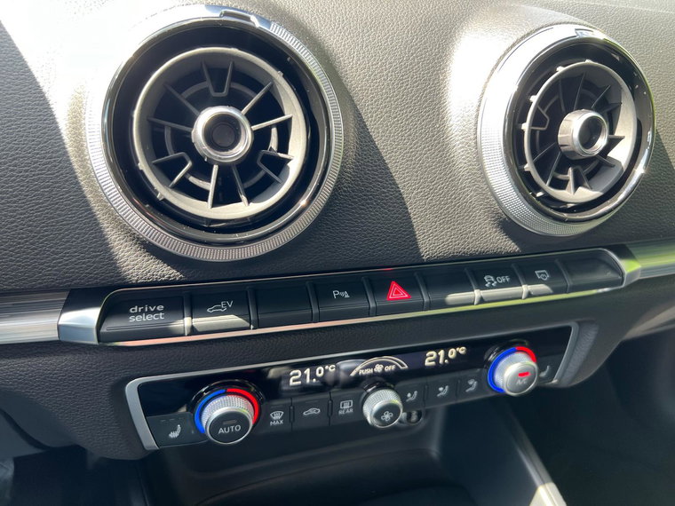 Vehicle Image 39