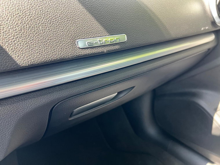 Vehicle Image 40