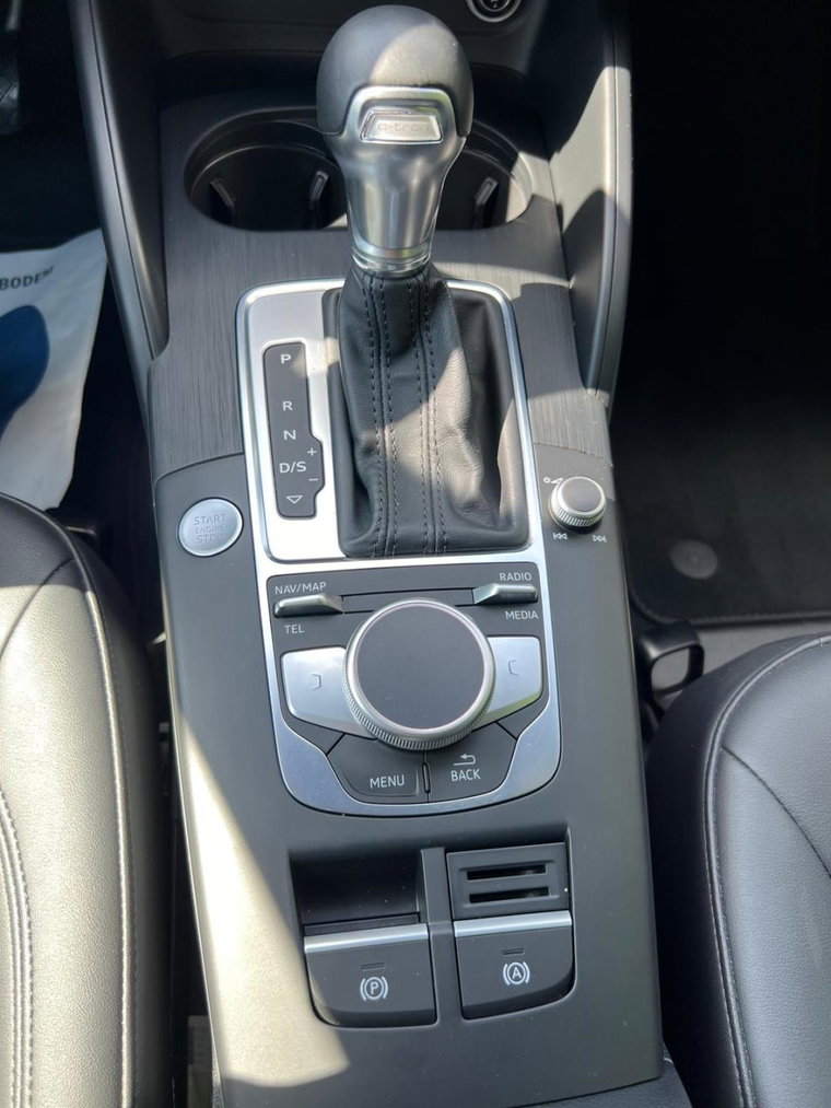 Vehicle Image 41