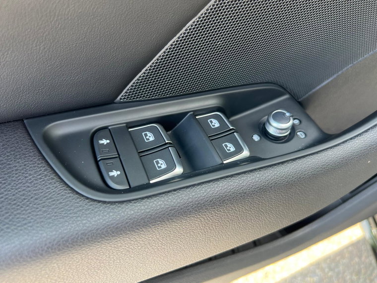 Vehicle Image 45