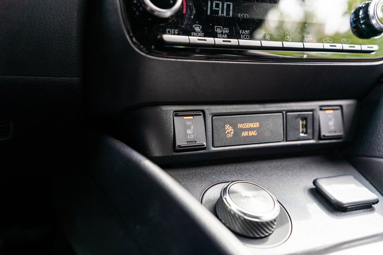 Vehicle Image 32