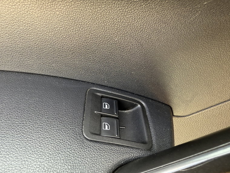 Vehicle Image 43