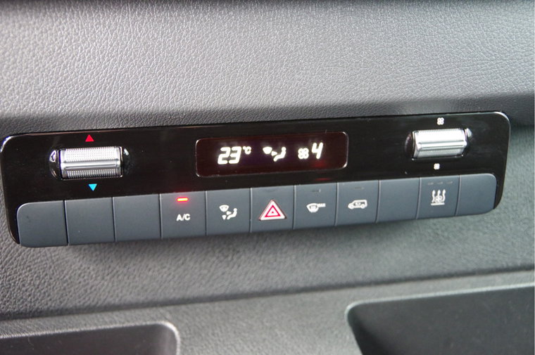 Vehicle Image 27